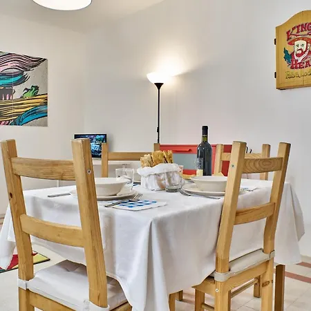 Colorato E Vivace Bilocale Lucca